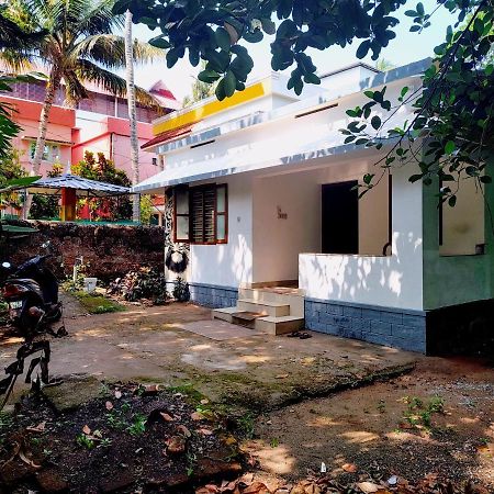 Gogonuts Hostel Varkala Buitenkant foto