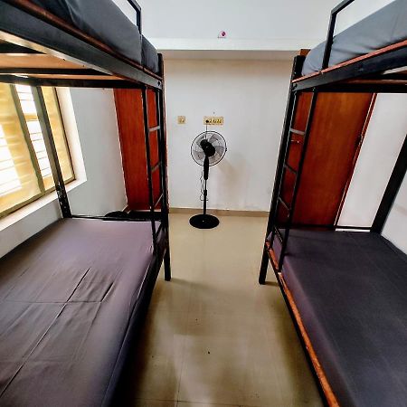 Gogonuts Hostel Varkala Buitenkant foto