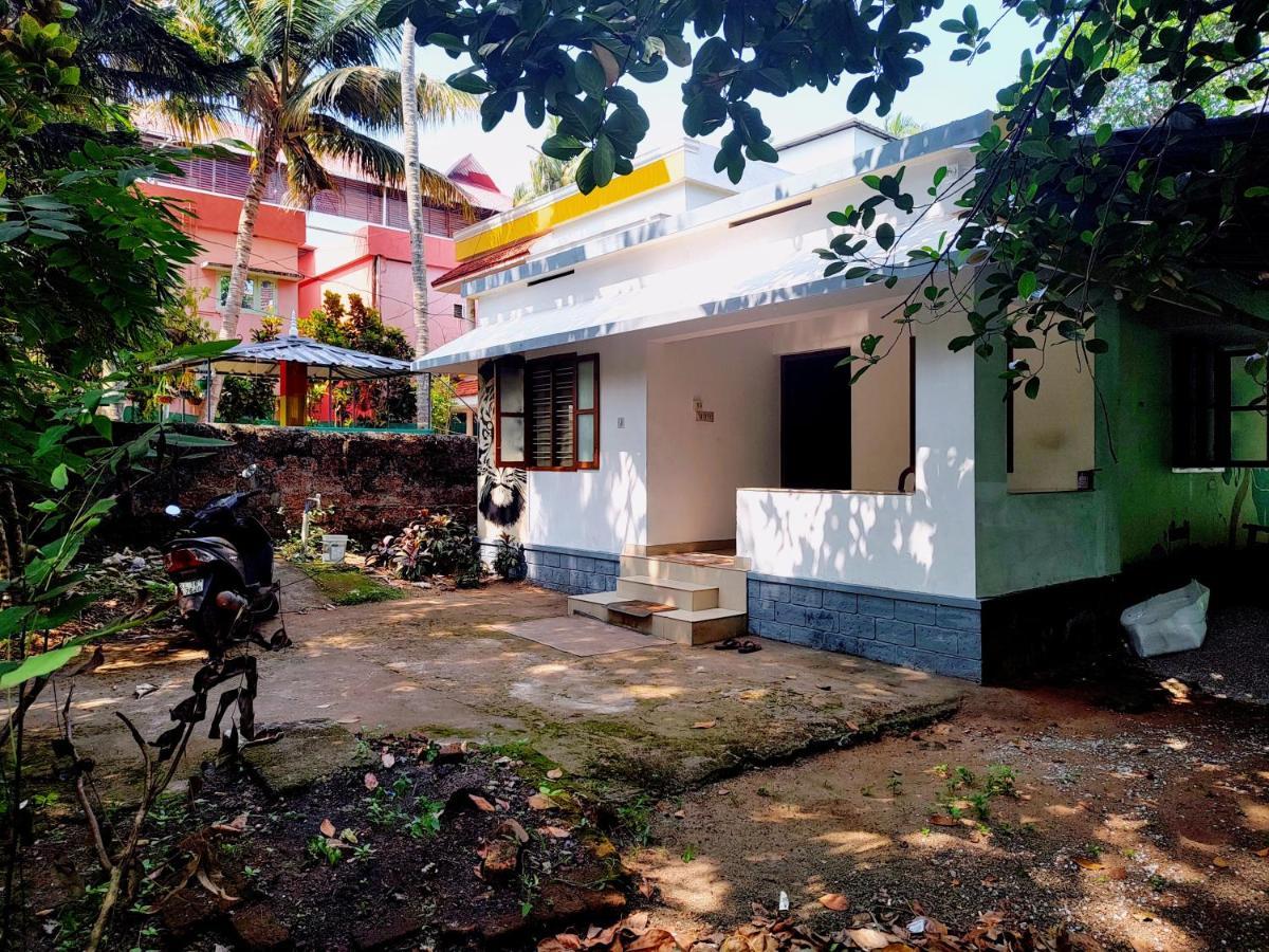Gogonuts Hostel Varkala Buitenkant foto