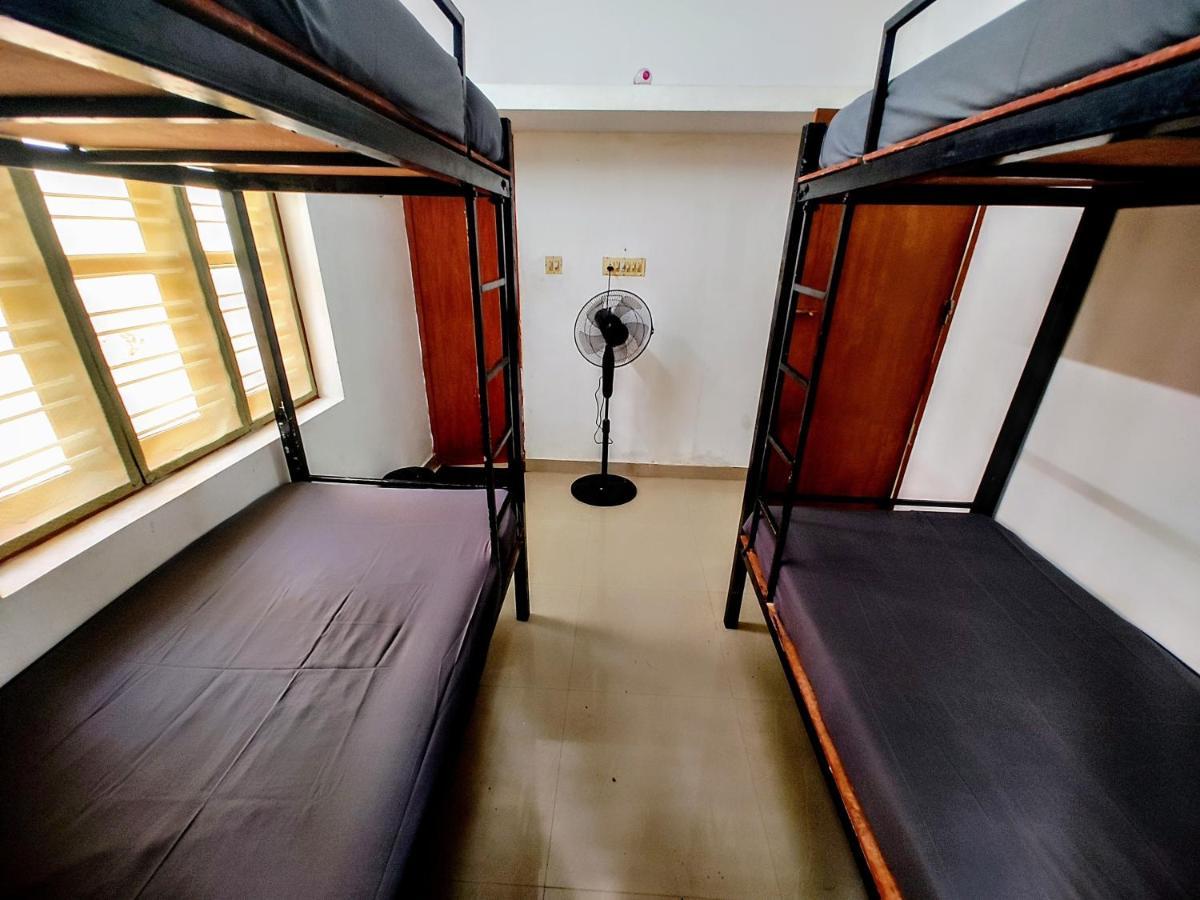 Gogonuts Hostel Varkala Buitenkant foto