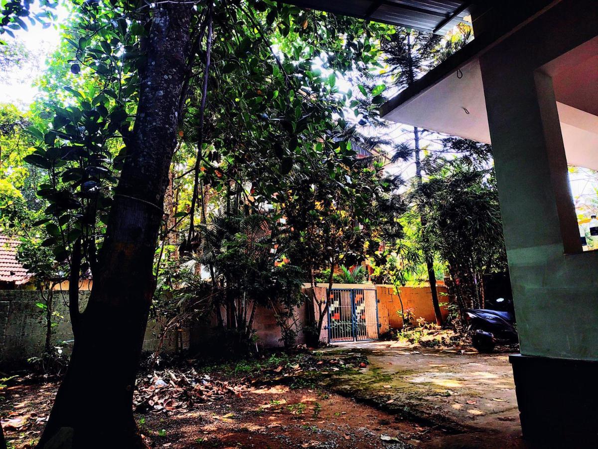 Gogonuts Hostel Varkala Buitenkant foto